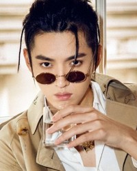 bti体育官方入口-亲手送吴亦凡入狱5年后，都美竹迎噩耗，法院出手或使其饭碗不保